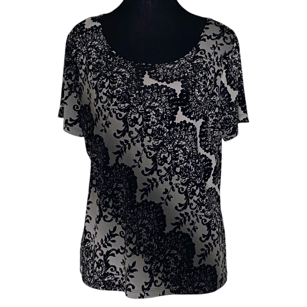 EAST 5th ESSENTIALS Short Sleeve Top Shirt Filagree Floral Pattern Size Large